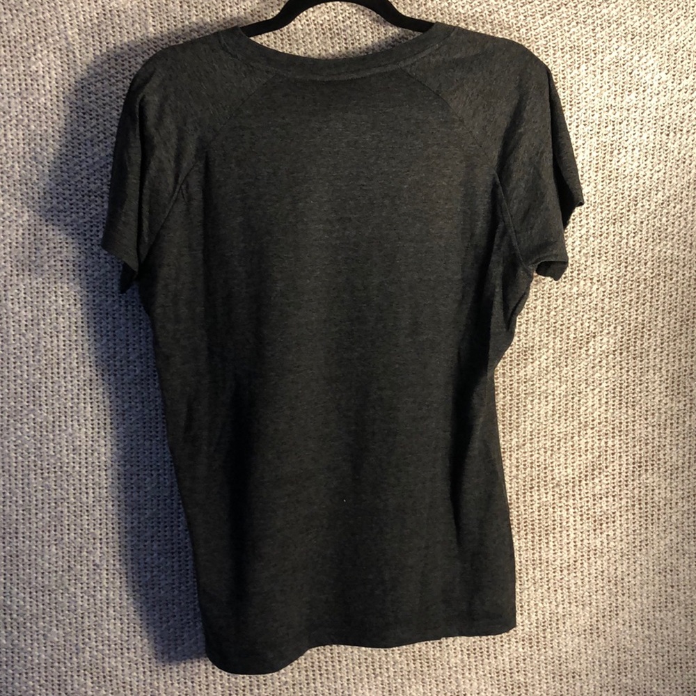 NWT Boston Bruins Women’s V-Neck T-Shirt(XL) - Picture 6 of 6